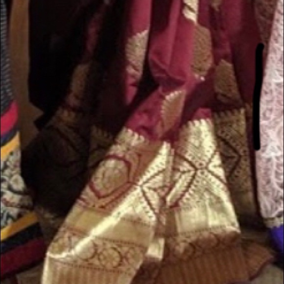 Magenta colour Baranase saree - Picture 8 of 8